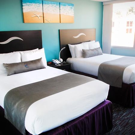 California Palms Hotel And Suites Austintown Esterno foto