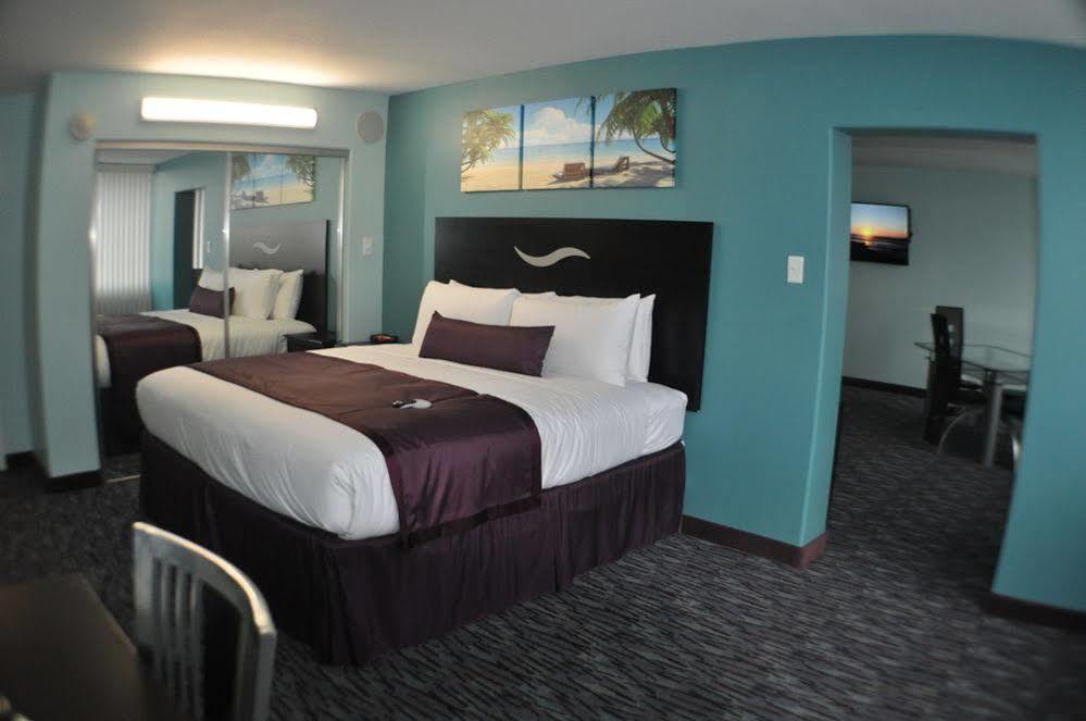 California Palms Hotel And Suites Austintown Esterno foto